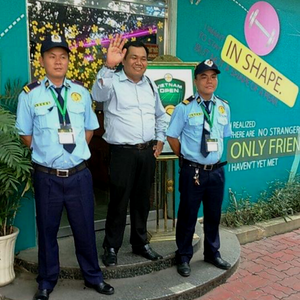 bảo vệ cửa hàng